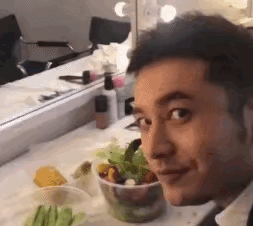 这么多男明星，论自我要求还是他第一-19.jpg