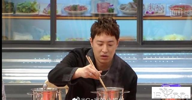 晚会越来越会“玩”：观众可以挑明星选节目，“参观”后台-5.jpg