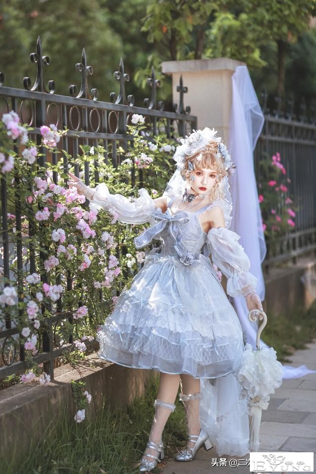 野蔷薇lolita：恰到好处的小阳光，恰到好处的鲜花与少女-2.jpg