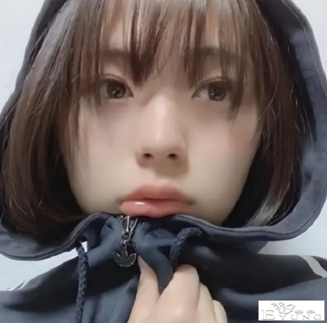 16岁男生“扮女装”，化妆以假乱真，其他男生表示：有心动的感觉-1.jpg