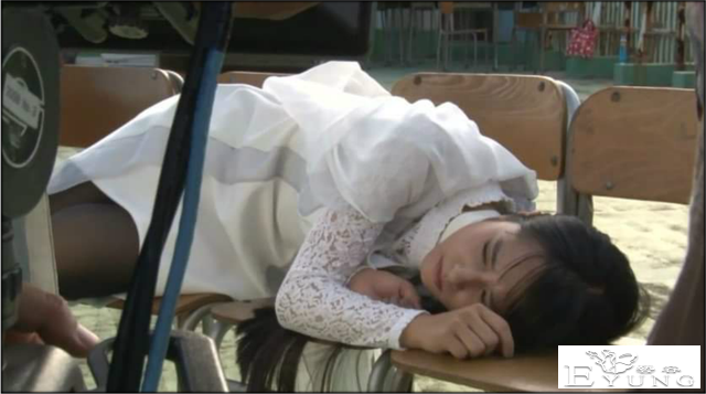 假面骑士01东映画花絮，月读妹子丝袜抢眼，依兹脱衣暴露好身材-7.jpg