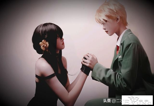 《间谍过家家》约尔&amp;黄昏cos，天呐，互动也太甜了吧-1.jpg