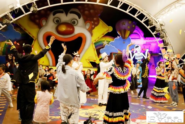 2022芜湖方特尖叫节魔幻来袭 双模式潮玩不停嗨-9.jpg