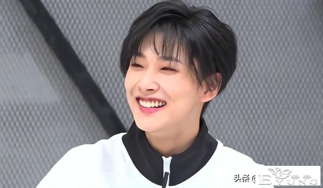 娱乐圈“媚女”行为：穿女装、装娘炮、扮伪娘，让我大开眼界-10.jpg