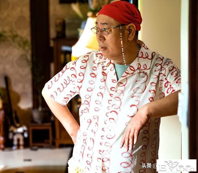 娱乐圈“媚女”行为：穿女装、装娘炮、扮伪娘，让我大开眼界-27.jpg