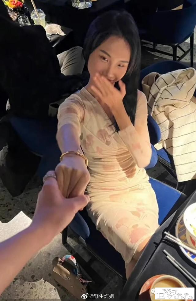 京城网红乔姐男扮女装混进女澡堂，还拍照炫耀，被抓了！-1.jpg
