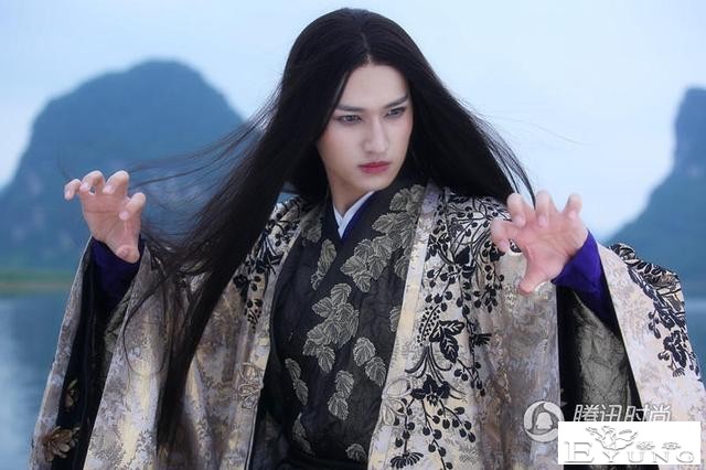男星“伪娘”造型太抢眼 扮女装不要太走心哦-2.jpg