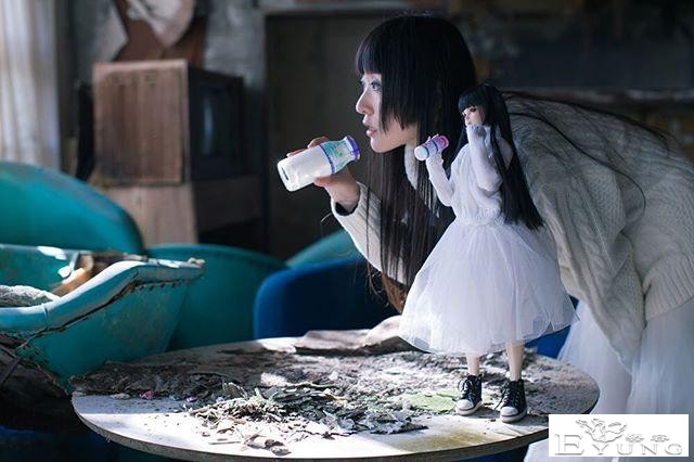 日本美少女将SD娃娃变身自己，换了百套不同衣服拍摄写真-8.jpg