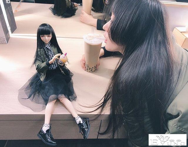 日本美少女将SD娃娃变身自己，换了百套不同衣服拍摄写真-11.jpg