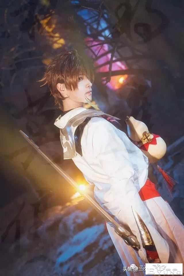 《王者荣耀》李白，场景与人物融合古风，俊逸有型的青莲剑仙！-1.jpg
