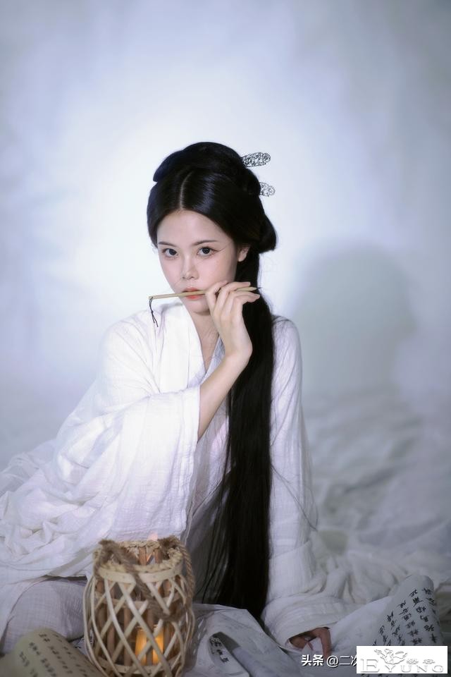 哪有可能是简简单单的喜欢呢？你说是吧，三坑少女-6.jpg