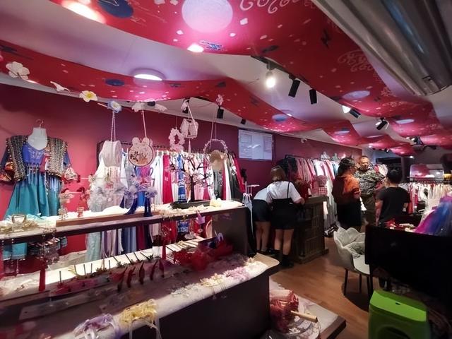 【夜市梦想家】笑笑：跨界合办换装门店 做不被定义的女孩-4.jpg