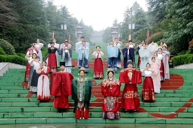 国庆节期间，芒砀山景区举行汉服巡游活动-2.jpg