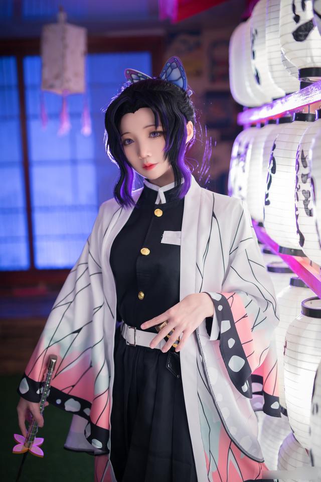 三组日本人气动漫《鬼灭之刃》角色“蝴蝶忍”的COSPALY作品欣赏-2.jpg