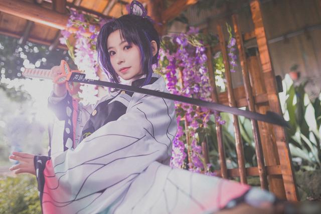 三组日本人气动漫《鬼灭之刃》角色“蝴蝶忍”的COSPALY作品欣赏-11.jpg