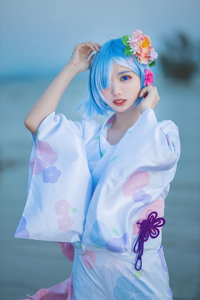 三组国人妹子COS的日本人气动漫角色“雷姆”！很有还原度的作品-31.jpg
