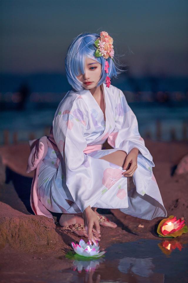 三组国人妹子COS的日本人气动漫角色“雷姆”！很有还原度的作品-35.jpg