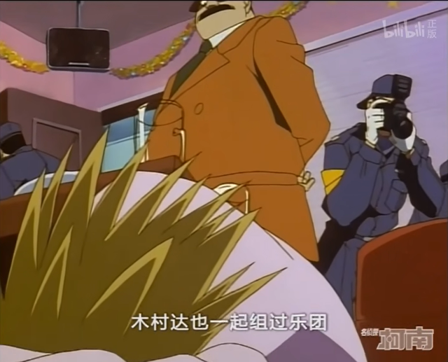 《柯南》帅哥疯狂羞辱女子，骂其丑八怪，结果是因为太爱她-9.jpg