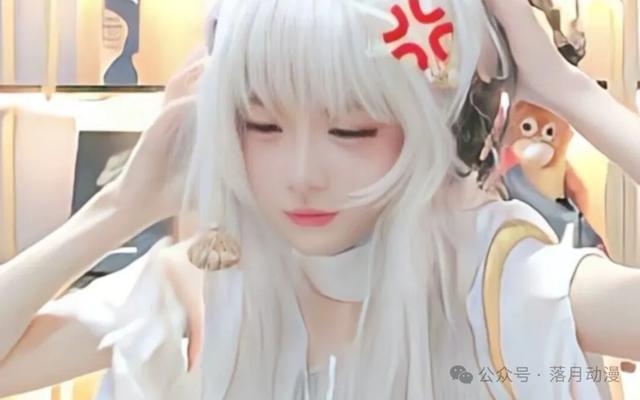 被男娘硬控了！盘点6位性感娇媚的女装大佬，最后一位cos圈之神！-4.jpg
