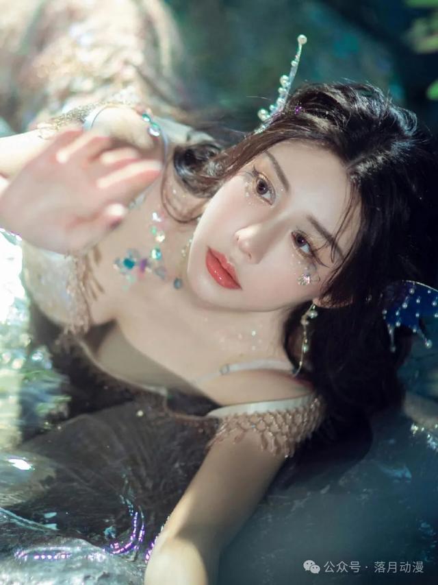 被男娘硬控了！盘点6位性感娇媚的女装大佬，最后一位cos圈之神！-7.jpg