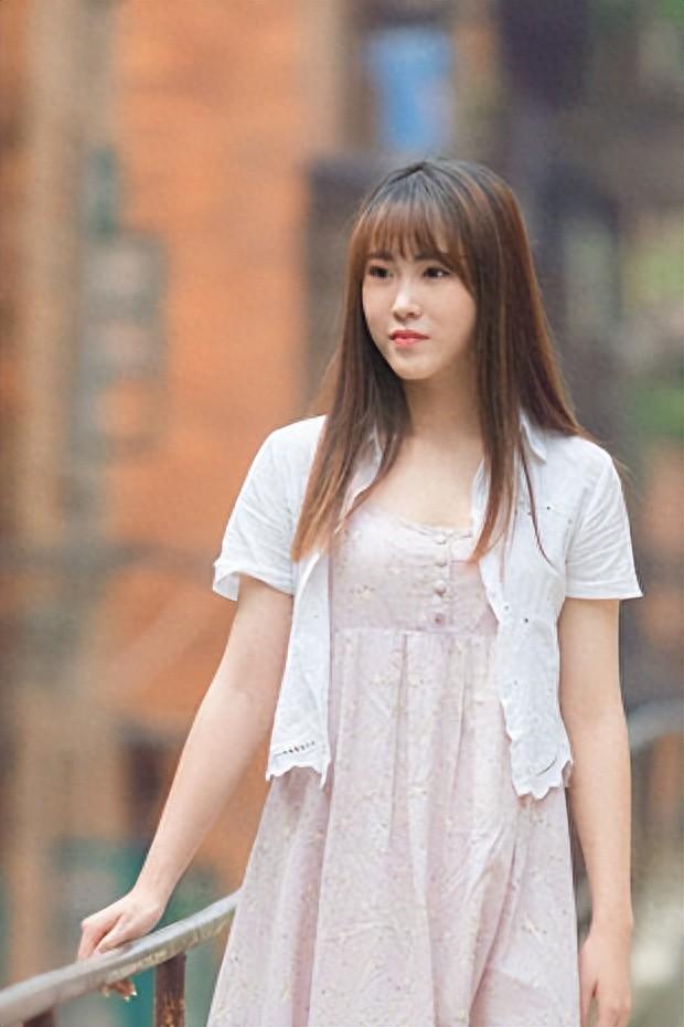 穿上漂亮的连衣裙,女装子禁不住美丽的冲动-1.jpg