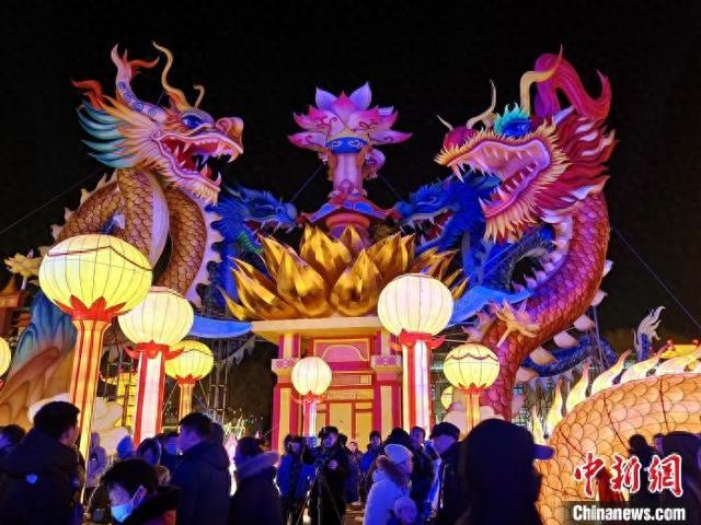 2024沈阳迎春灯会启幕  “祥龙贺岁” 巨型灯王震撼亮相-1.jpg