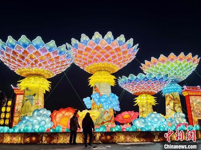 2024沈阳迎春灯会启幕  “祥龙贺岁” 巨型灯王震撼亮相-5.jpg