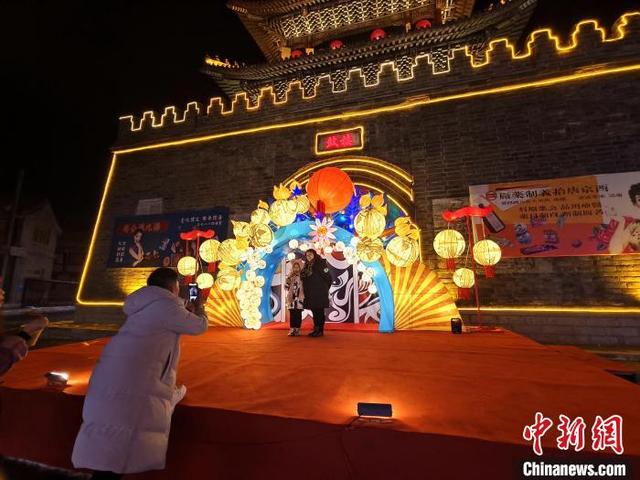 2024沈阳迎春灯会启幕  “祥龙贺岁” 巨型灯王震撼亮相-6.jpg