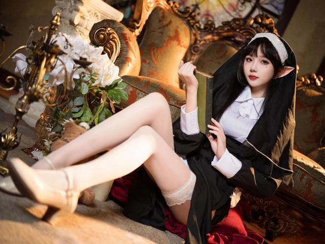 二次元cosplay,超清晰唯美修士美女图！-2.jpg