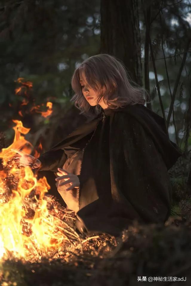 二次元写真博主：究竟是“内卷狂魔”还是“宝藏女孩”？-4.jpg