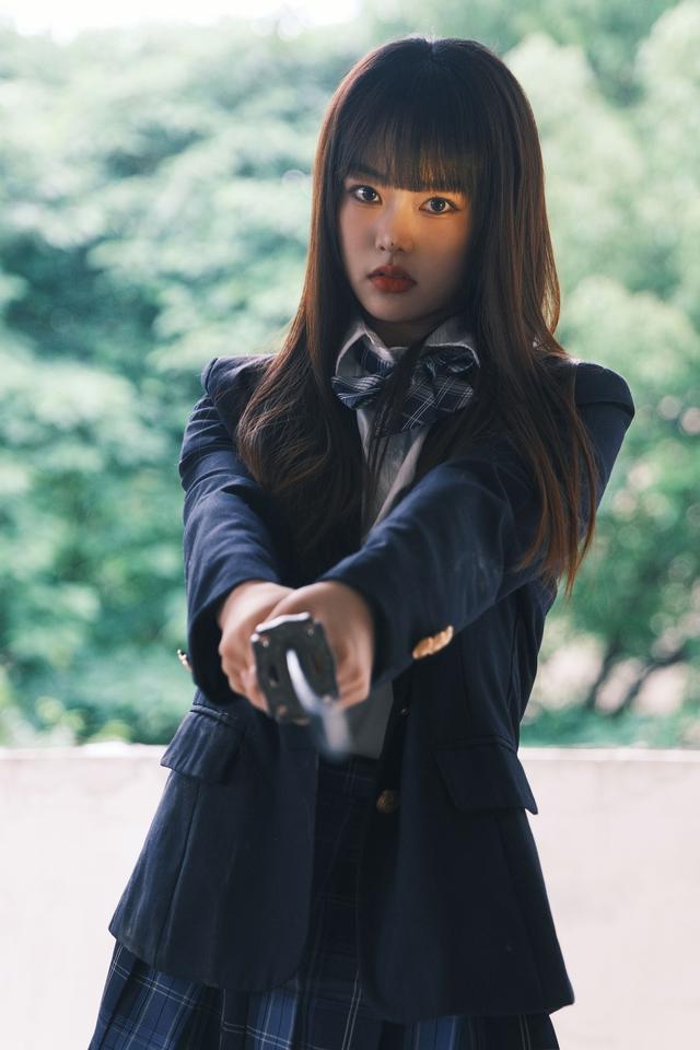 二次元COS世界：蔡蔡演绎病娇少女，学生风中的甜美与阴暗-7.jpg