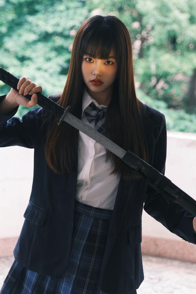 二次元COS世界：蔡蔡演绎病娇少女，学生风中的甜美与阴暗-19.jpg