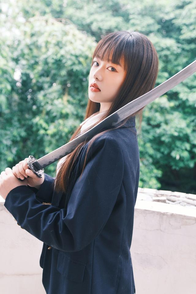 二次元COS世界：蔡蔡演绎病娇少女，学生风中的甜美与阴暗-20.jpg