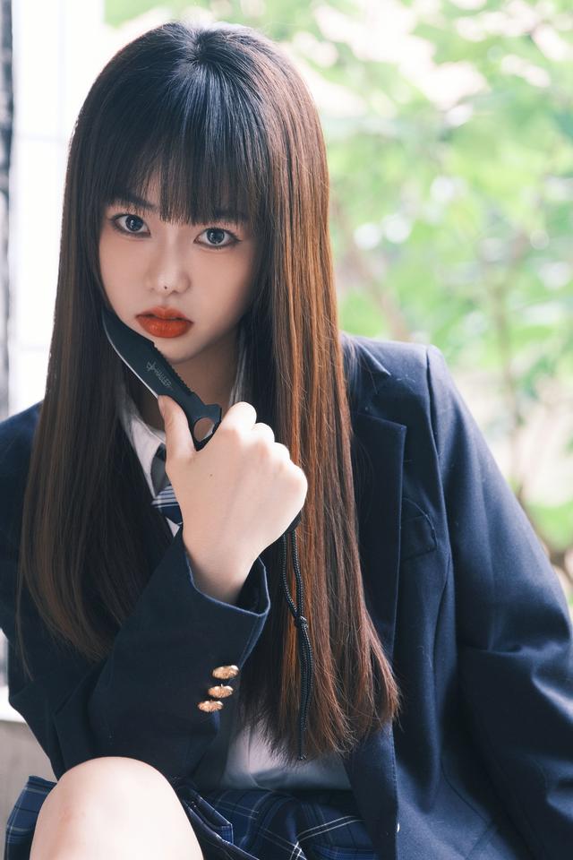 二次元COS世界：蔡蔡演绎病娇少女，学生风中的甜美与阴暗-23.jpg