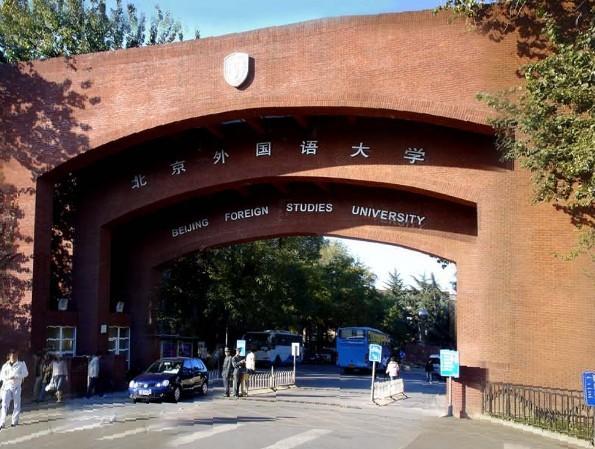 何炅往事 |一个没有自由的人是没资格去爱的-4.jpg