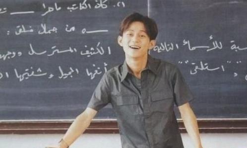 何炅往事 |一个没有自由的人是没资格去爱的-2.jpg