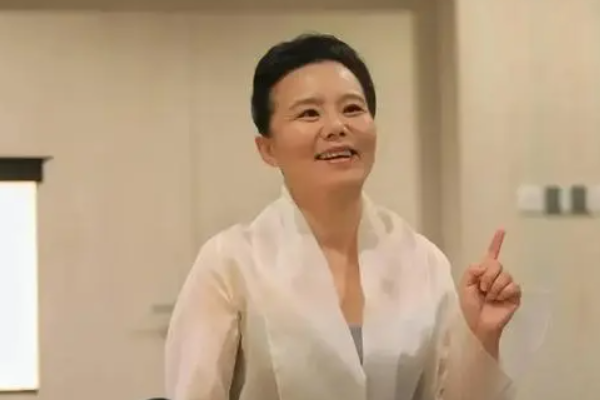 离婚原因曝光！背刺王菲的龚琳娜，早在综艺里埋下日后苦果！-24.jpg
