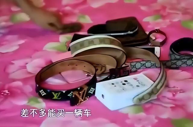王晨正带女友看爷爷，坟前磕头，见面费越要越多，小丫头上一年级-10.jpg
