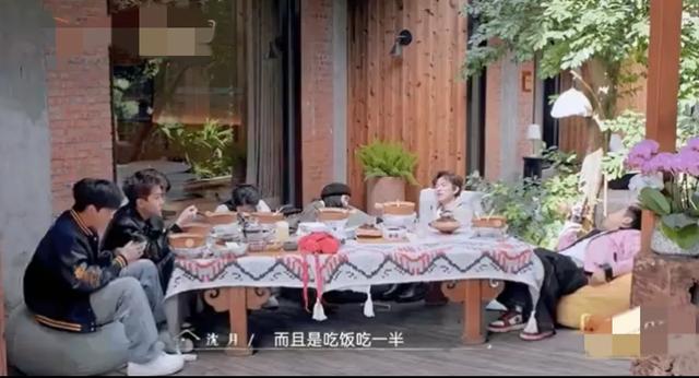 史上最松弛综艺！录到一半全员秒睡？网友：比剧本还精彩！-4.jpg