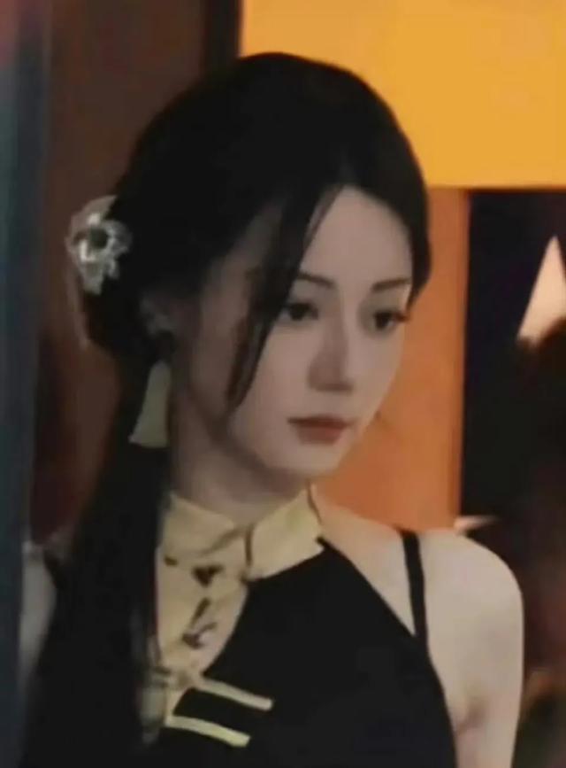 迪丽热巴《开始推理吧第三季》造型引爆热议：新中式海棠花的魅力-2.jpg