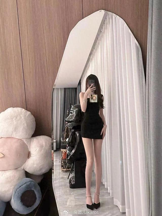 二次元女主播cos海伦大长腿惹人注目，网友：这腿不蹬三轮可惜了-1.jpg