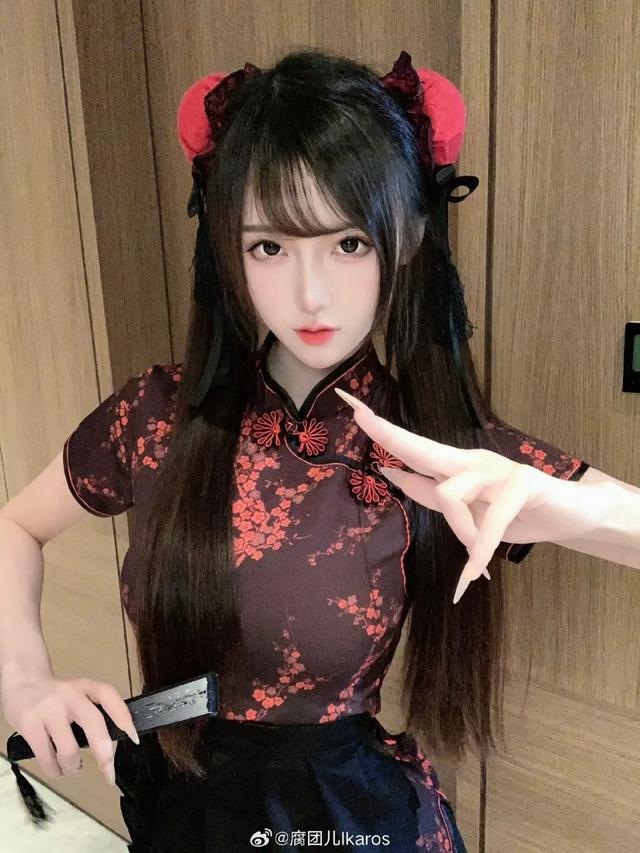 二次元女主播cos海伦大长腿惹人注目，网友：这腿不蹬三轮可惜了-4.jpg