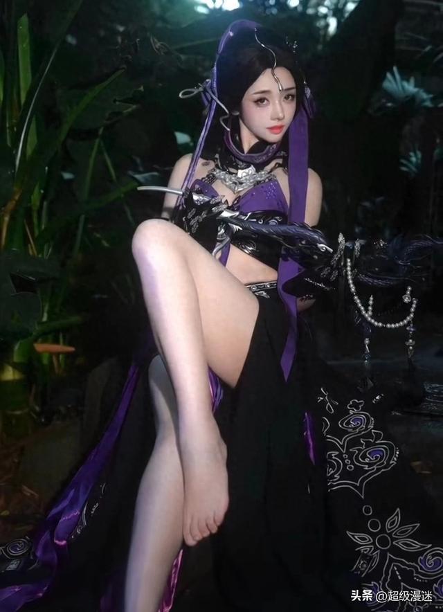 “腐团儿”大长腿+绝美COS，二次元界的新星如何闪耀全网？-1.jpg