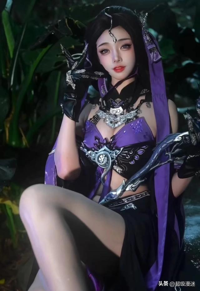 “腐团儿”大长腿+绝美COS，二次元界的新星如何闪耀全网？-6.jpg