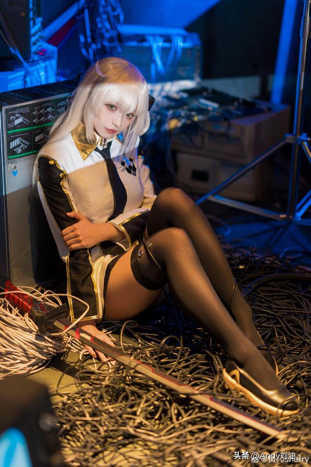 炸裂！二次元神级 Cosplay，科技少女与羽衣仙子谁更绝？-7.jpg