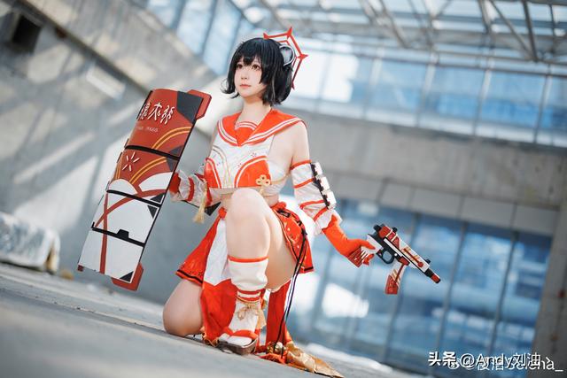 炸裂！二次元神级 Cosplay，科技少女与羽衣仙子谁更绝？-8.jpg