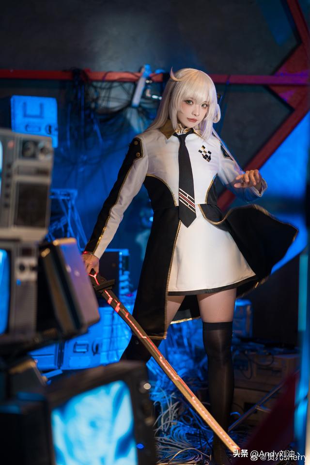 炸裂！二次元神级 Cosplay，科技少女与羽衣仙子谁更绝？-10.jpg