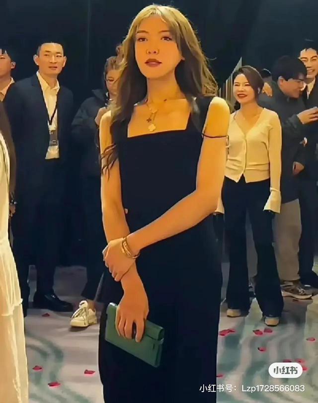 涂美甲，减肥瘦身70斤，进女浴室，盘点一下男扮女装爆火的网红们-4.jpg