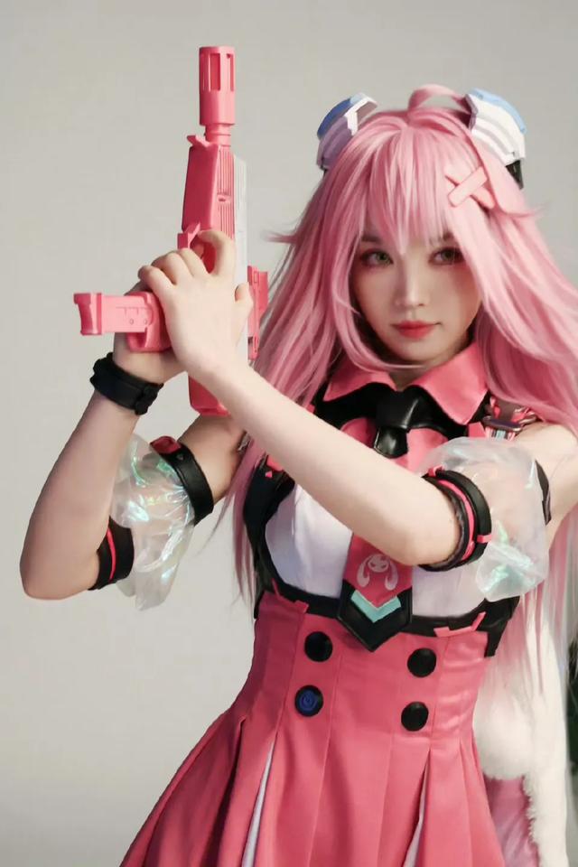 田曦薇COS“二次元”角色！粉色头发，粉白蓬蓬裙，可爱暴击！-5.jpg