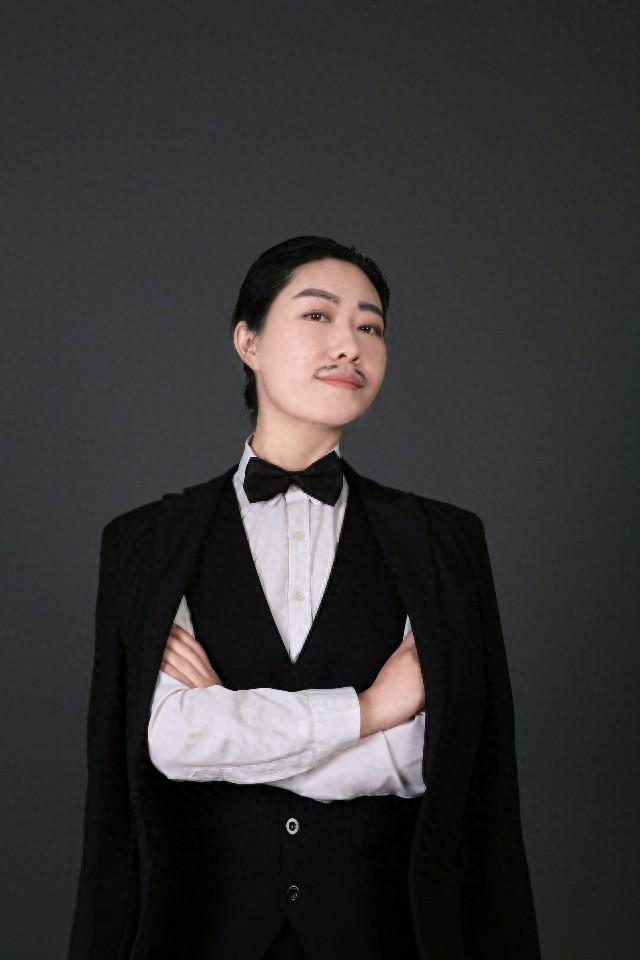 女生怎么拍男人装风格艺术照-1.jpg